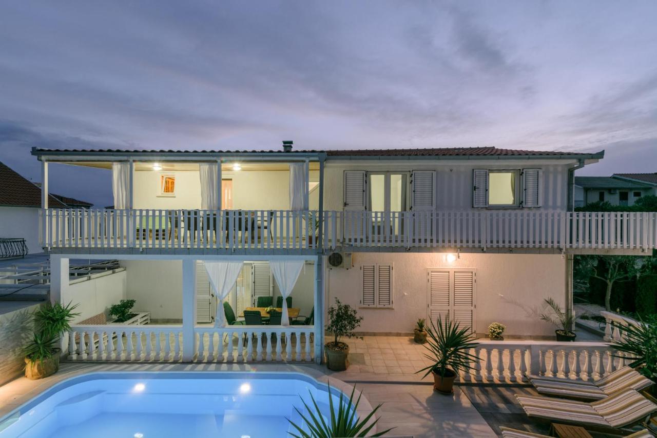 Apartments Villa Sanda - With Pool Trogir Exterior photo